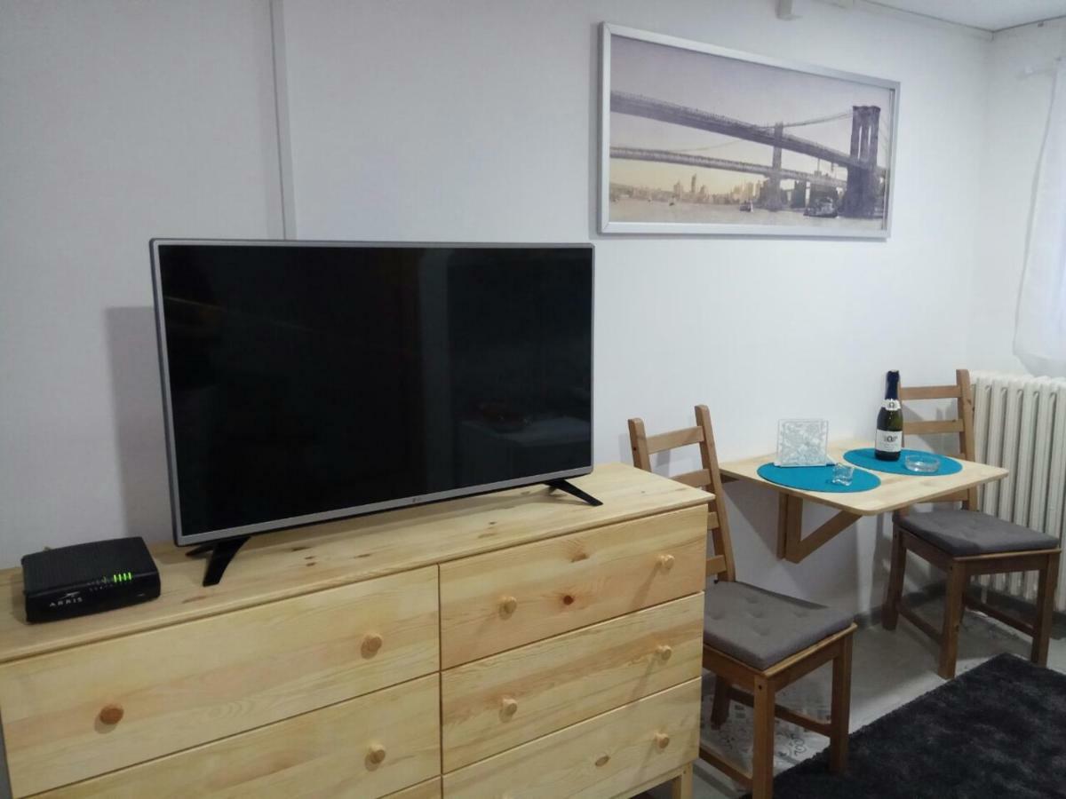 Tatjanina Garsonjera Appartement Subotica Buitenkant foto